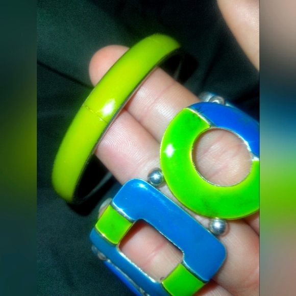 Silver Tone Bracelet Bundle ( Green & Blue ) - Picture 3 of 3